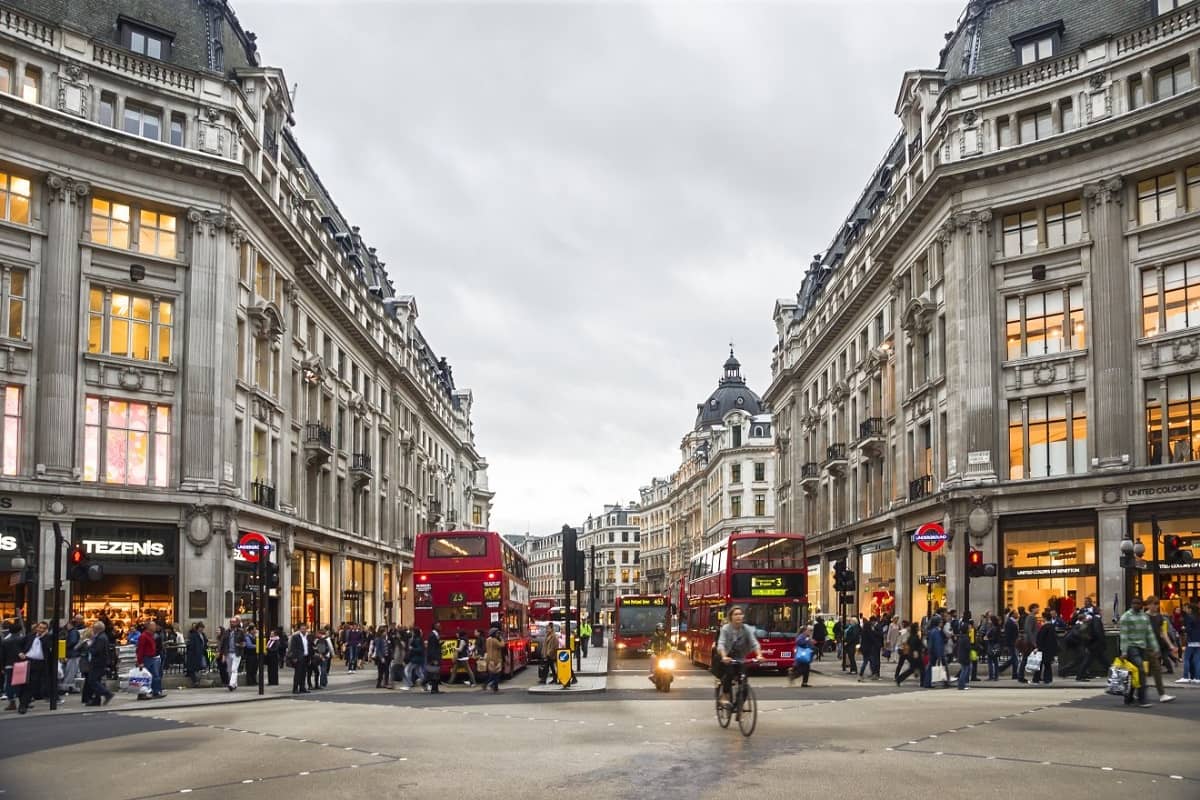 Oxford street اکسفورد استریت